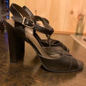 🌈 BCBG Paris Black Heels